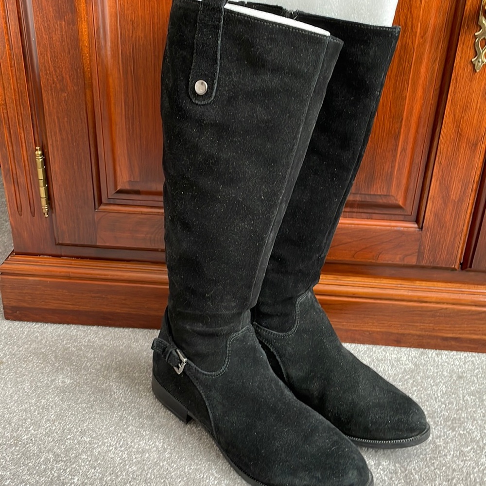 LaCanadienne black suede boots. Excellent condition, only worn a few times.